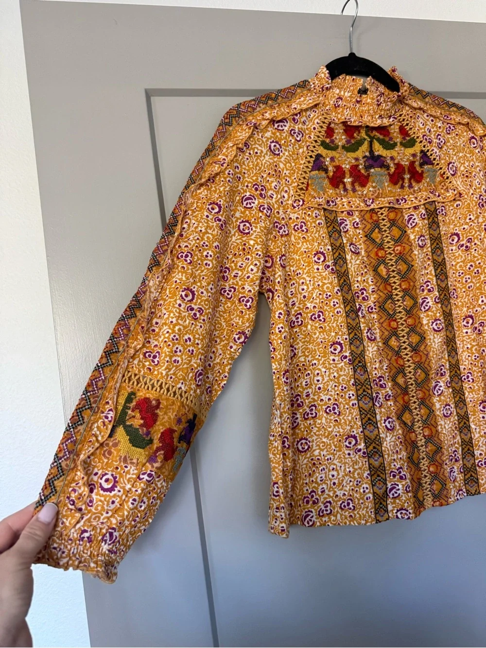 Anthropologie Maeve Embroidered Goldie Top Size 2